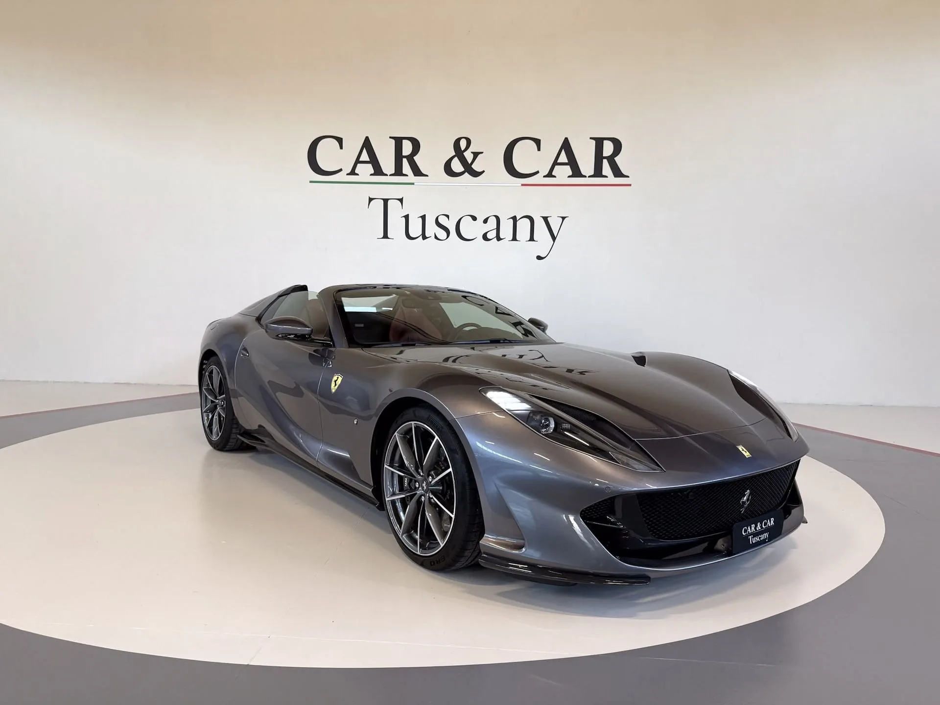 2020 Ferrari 812 GTS angeboten von einem Fachhändler in Lucca, Italien, Hauptfoto