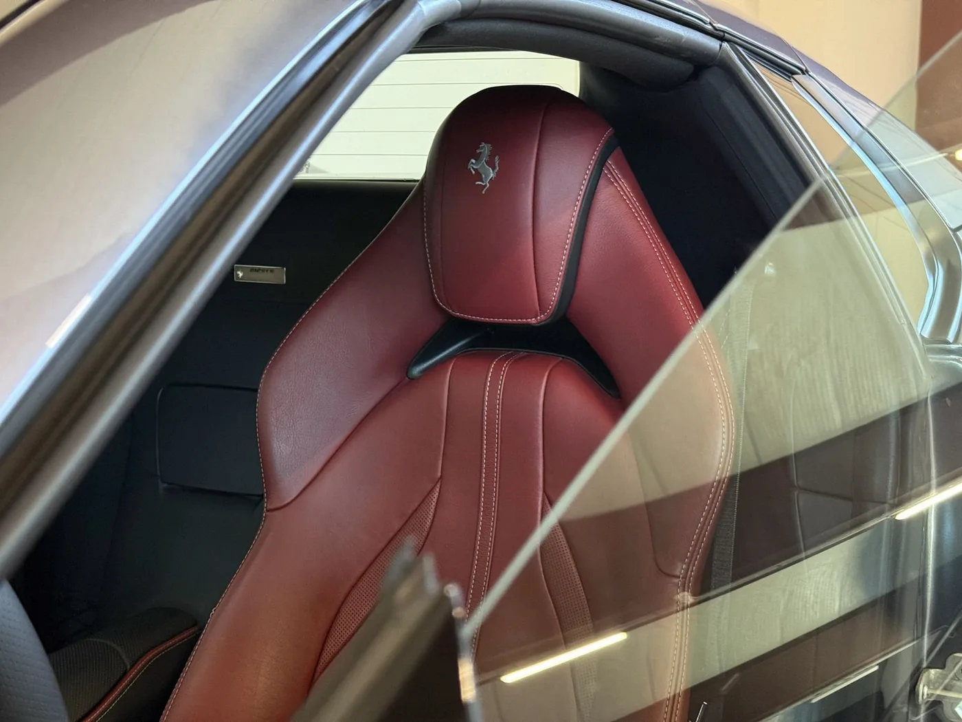 2020 Ferrari 812 GTS offered by a specialist dealer in Lucca, Italy, photo 8 of 17