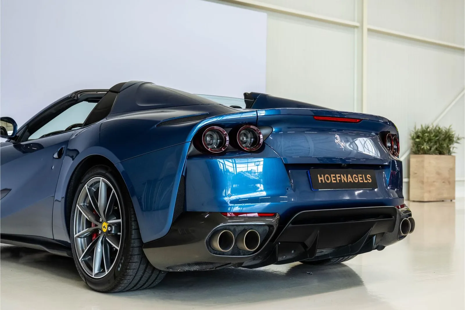 2020 Ferrari 812 GTS, 7/25
