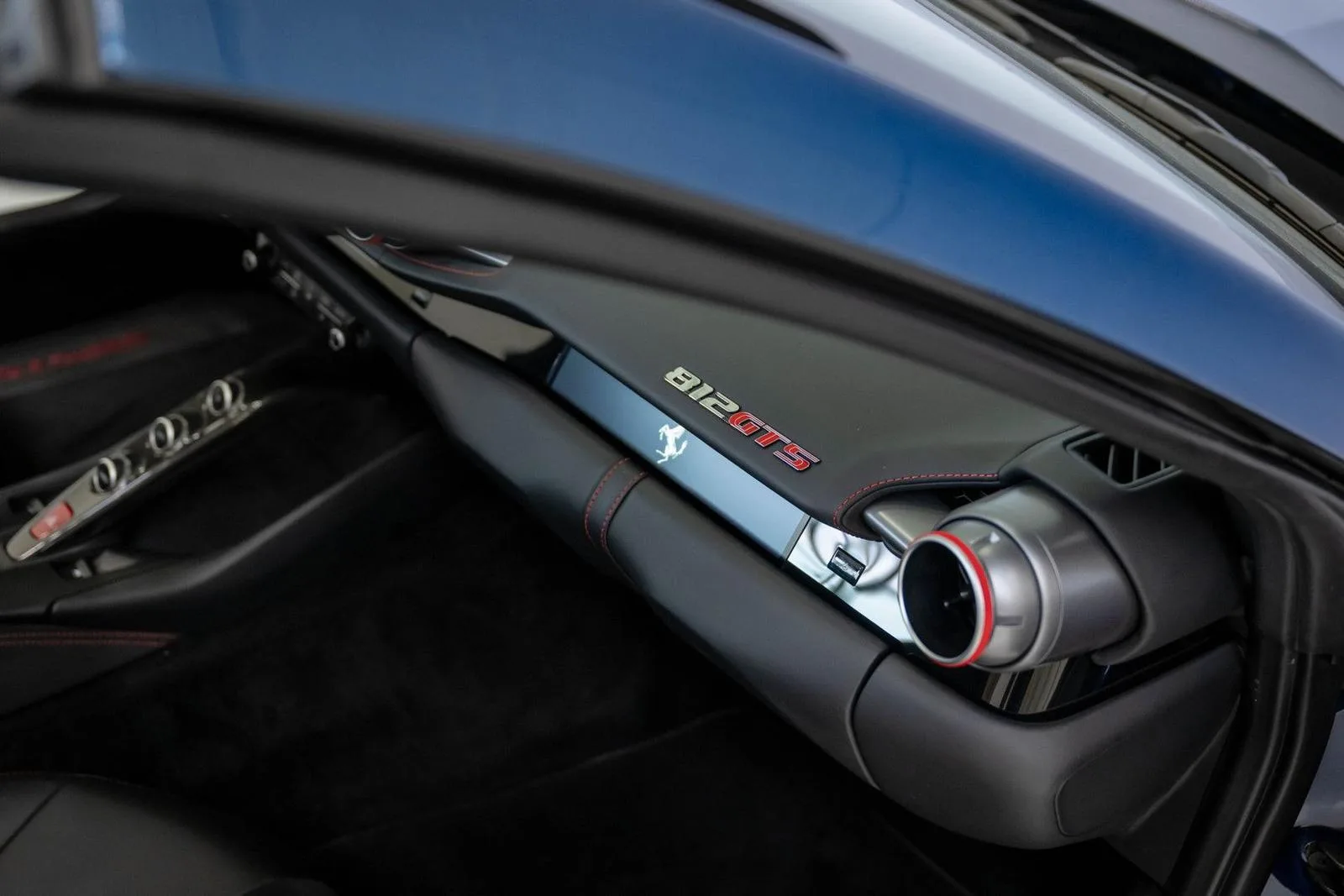 2020 Ferrari 812 GTS, 22/25