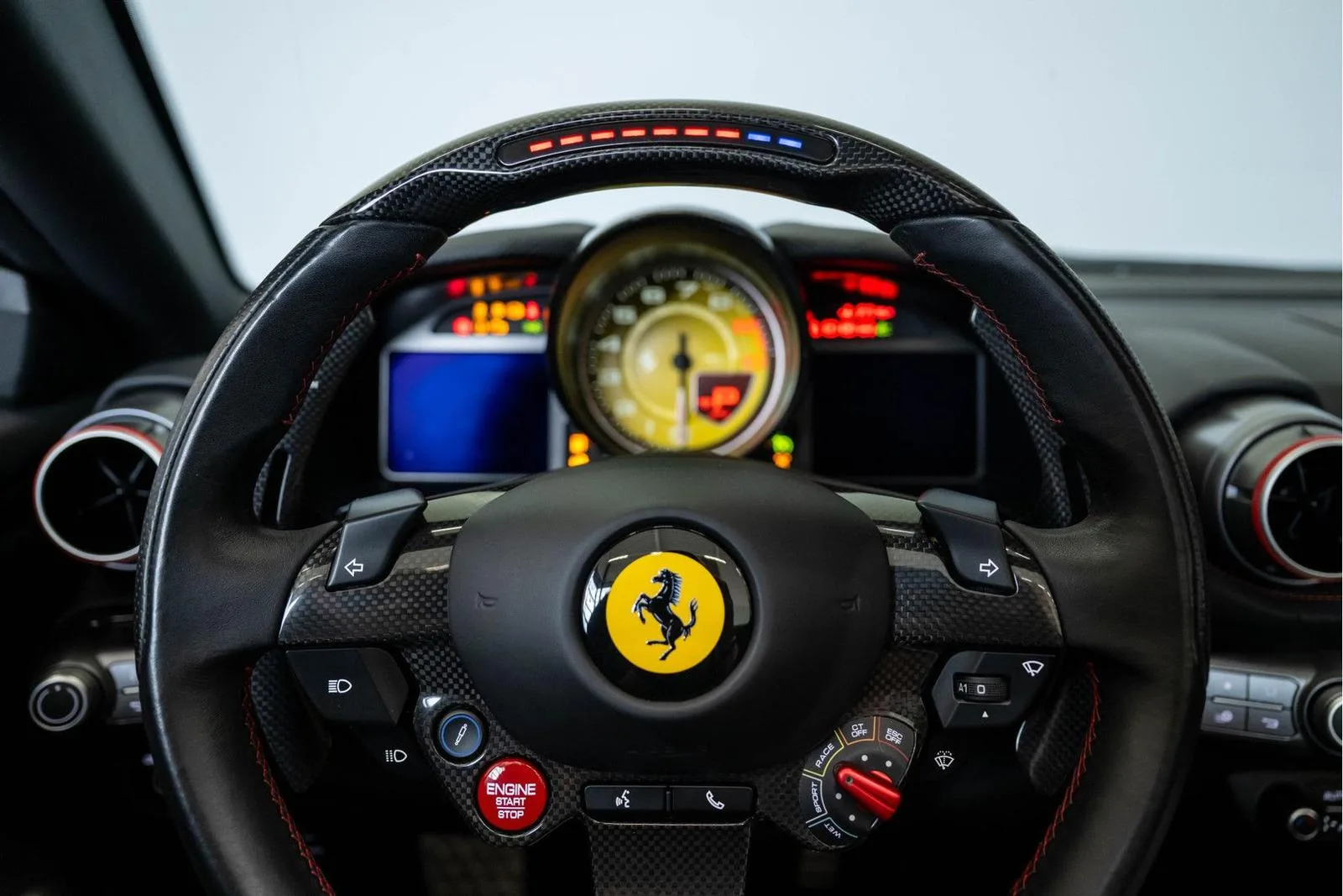 2020 Ferrari 812 GTS, 23/25