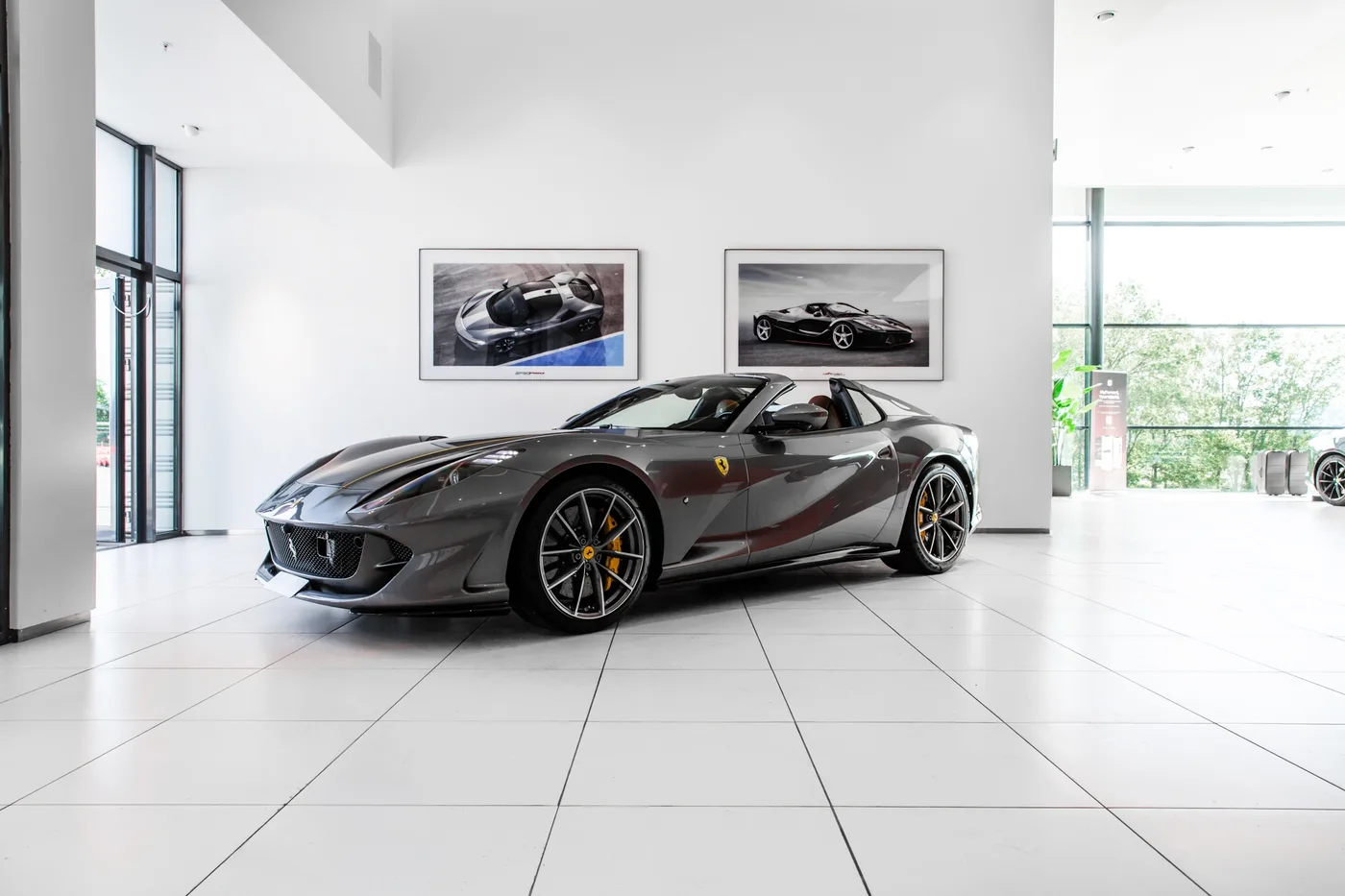 2020 Ferrari 812 GTS angeboten von einem Fachhändler in Hengelo, Niederlande, Foto 2 von 15