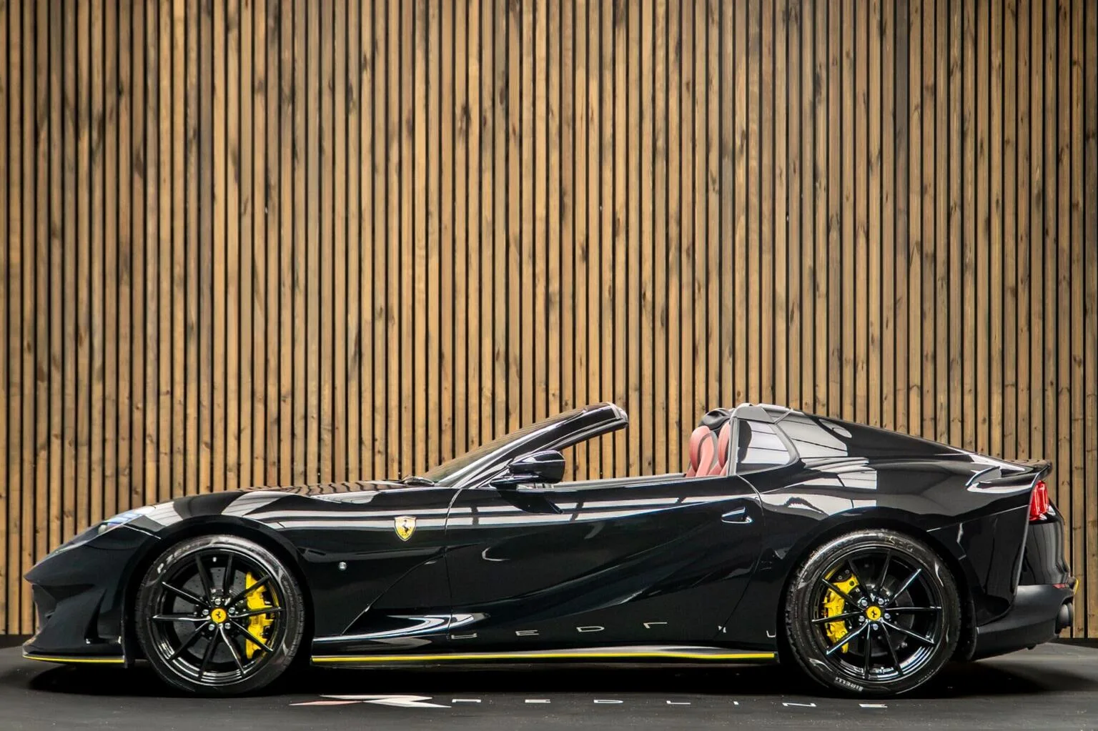 2020 Ferrari 812 GTS, 7/30