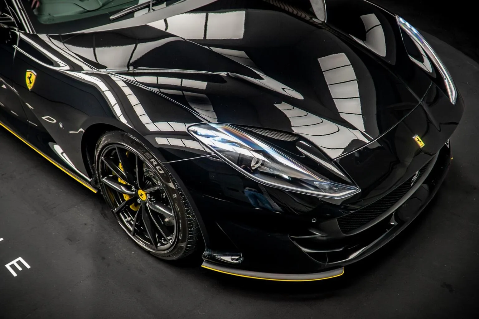 2020 Ferrari 812 GTS, 10/30