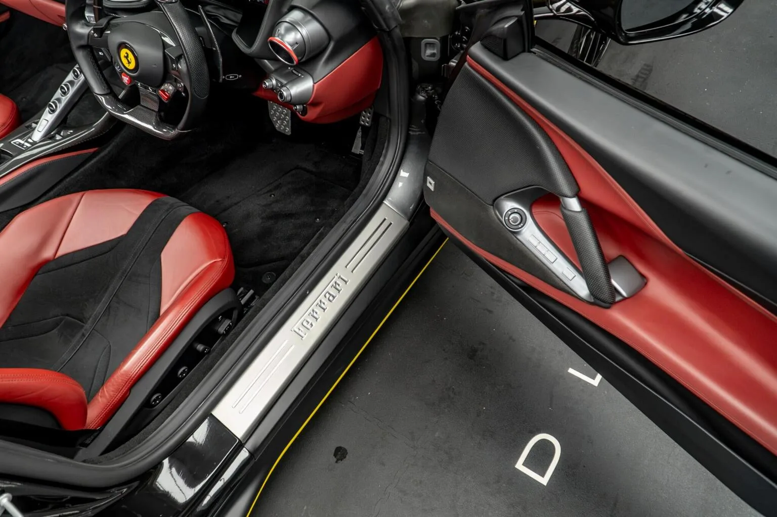 2020 Ferrari 812 GTS, 27/30