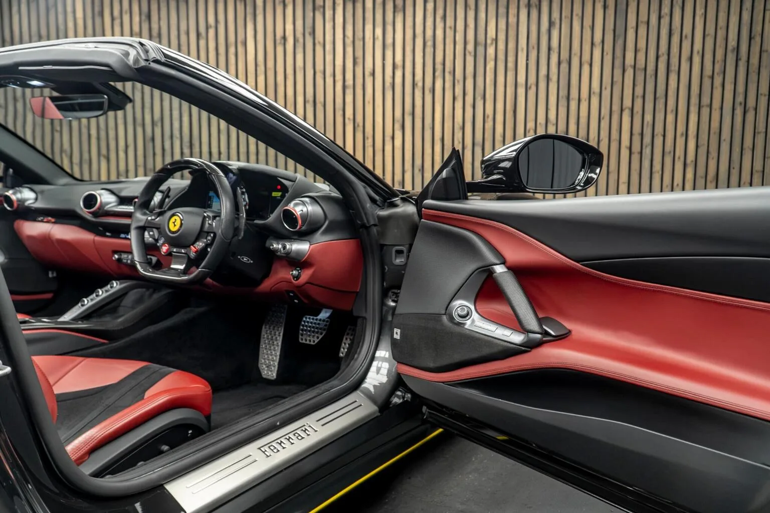 2020 Ferrari 812 GTS, 29/30