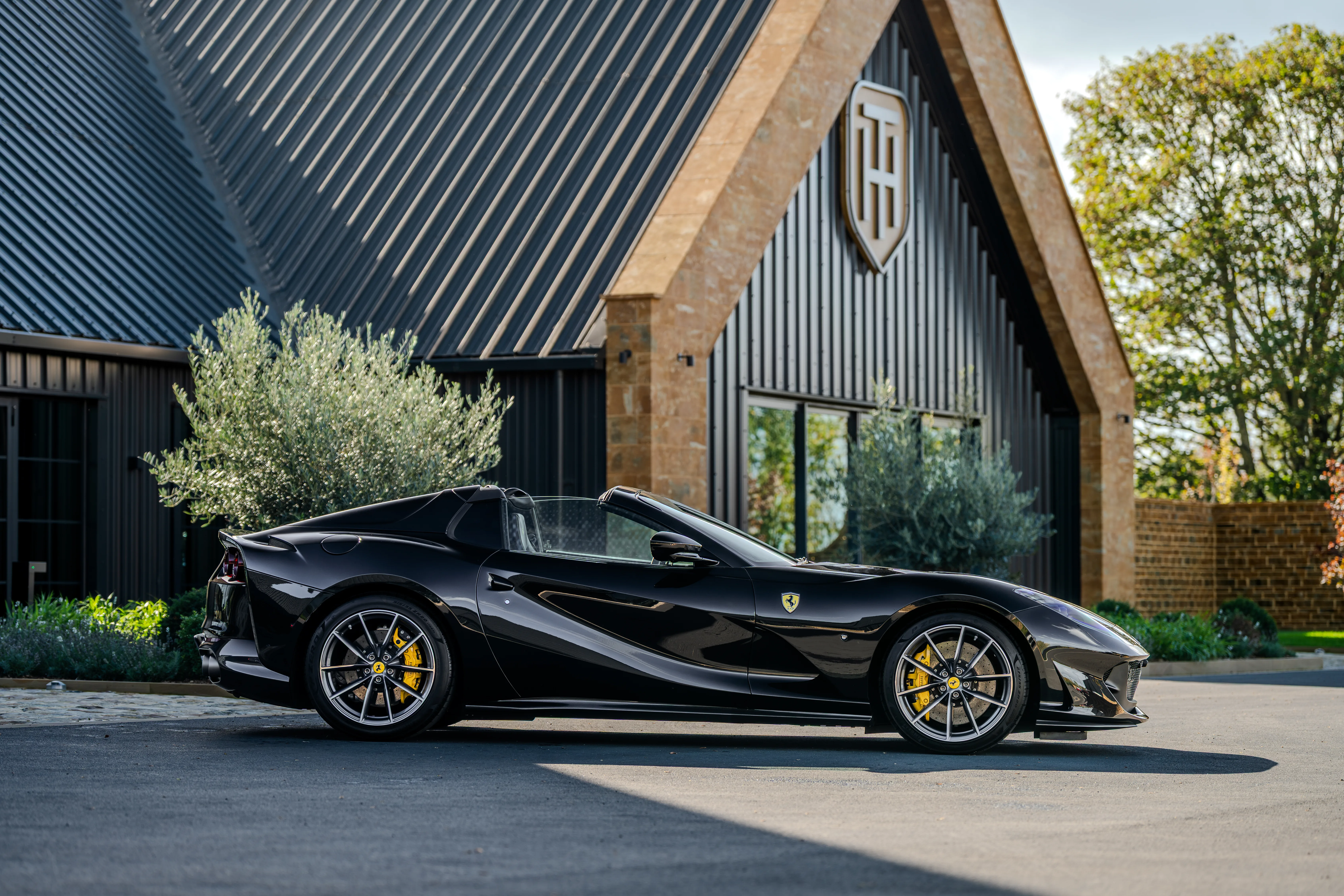 2020 Ferrari 812 GTS, 8/30