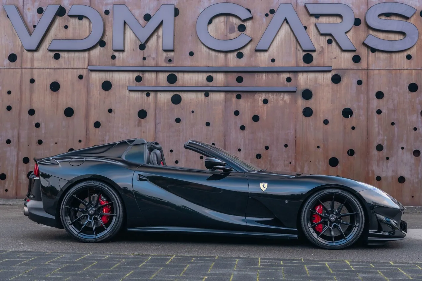 2020 Ferrari 812 GTS angeboten von einem Supersportwagenhändler in Gronau, Deutschland, Foto 8 von 25