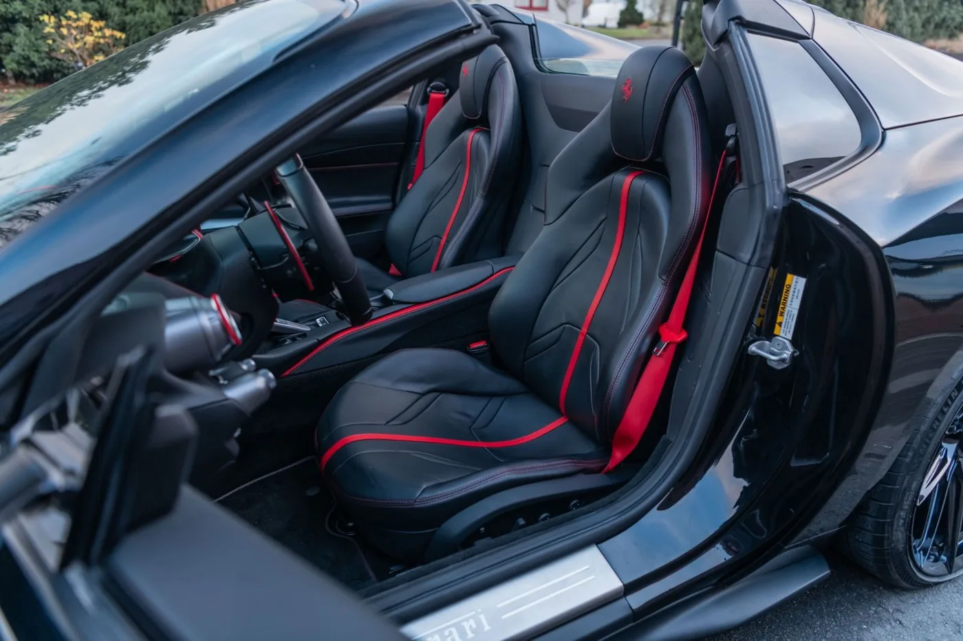 2020 Ferrari 812 GTS angeboten von einem Supersportwagenhändler in Gronau, Deutschland, Foto 18 von 25