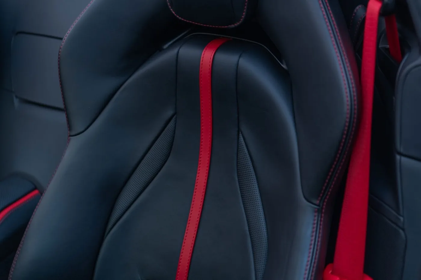 2020 Ferrari 812 GTS angeboten von einem Supersportwagenhändler in Gronau, Deutschland, Foto 19 von 25