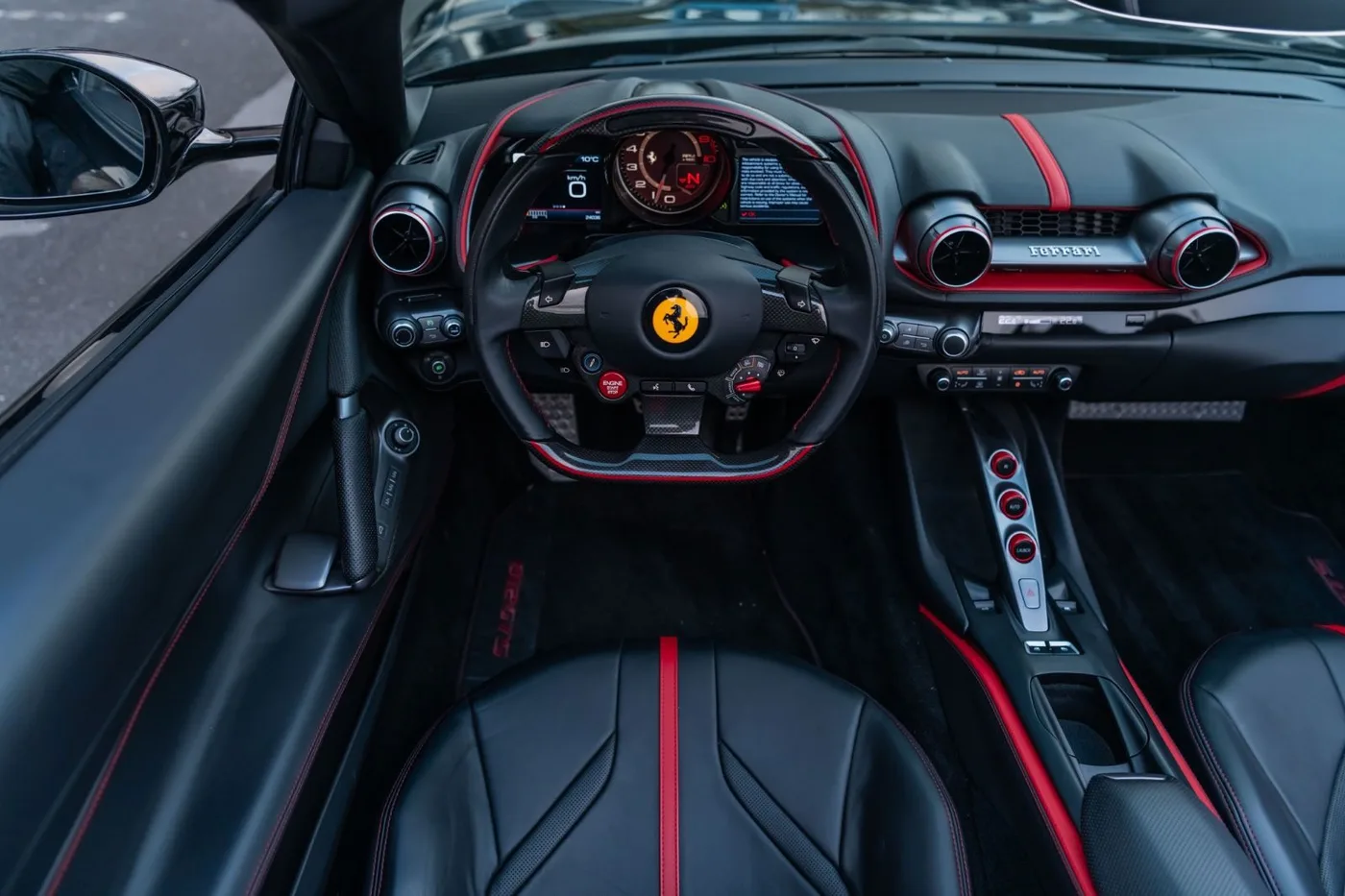 2020 Ferrari 812 GTS angeboten von einem Supersportwagenhändler in Gronau, Deutschland, Foto 24 von 25