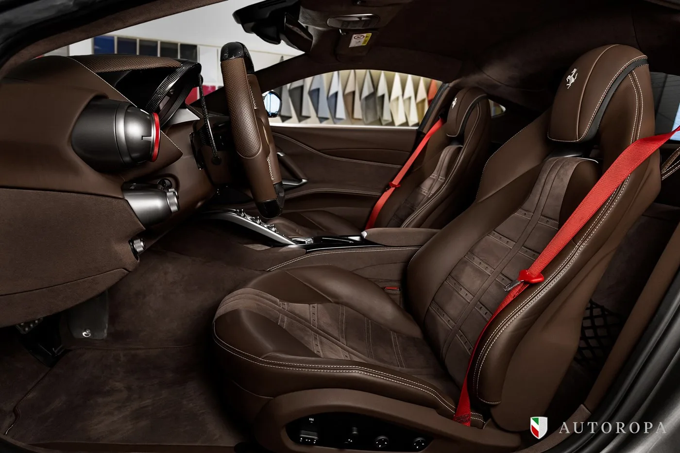 2020 Ferrari 812 Superfast angeboten von einem offiziellen Ferrari und Maserati-Vertragshändler in Arlöv, Schweden, Foto 8 von 10