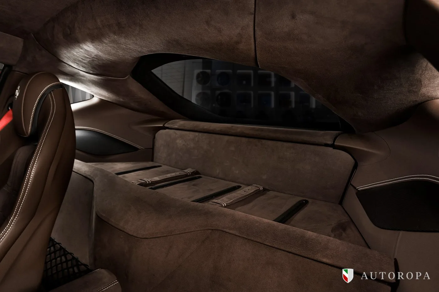 2020 Ferrari 812 Superfast angeboten von einem offiziellen Ferrari und Maserati-Vertragshändler in Arlöv, Schweden, Foto 9 von 10