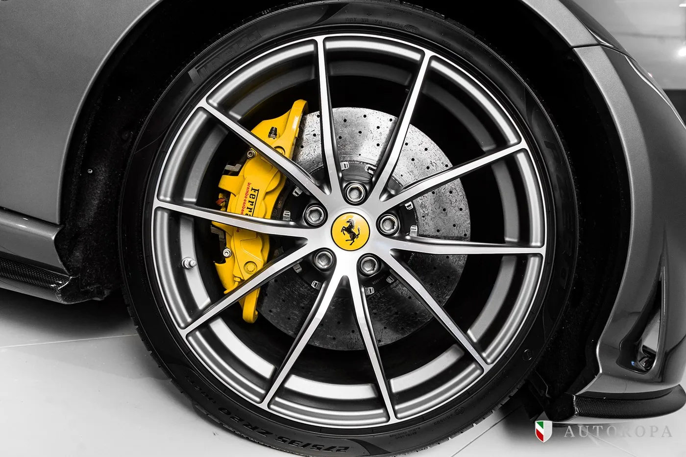 2020 Ferrari 812 Superfast angeboten von einem offiziellen Ferrari und Maserati-Vertragshändler in Arlöv, Schweden, Foto 10 von 10