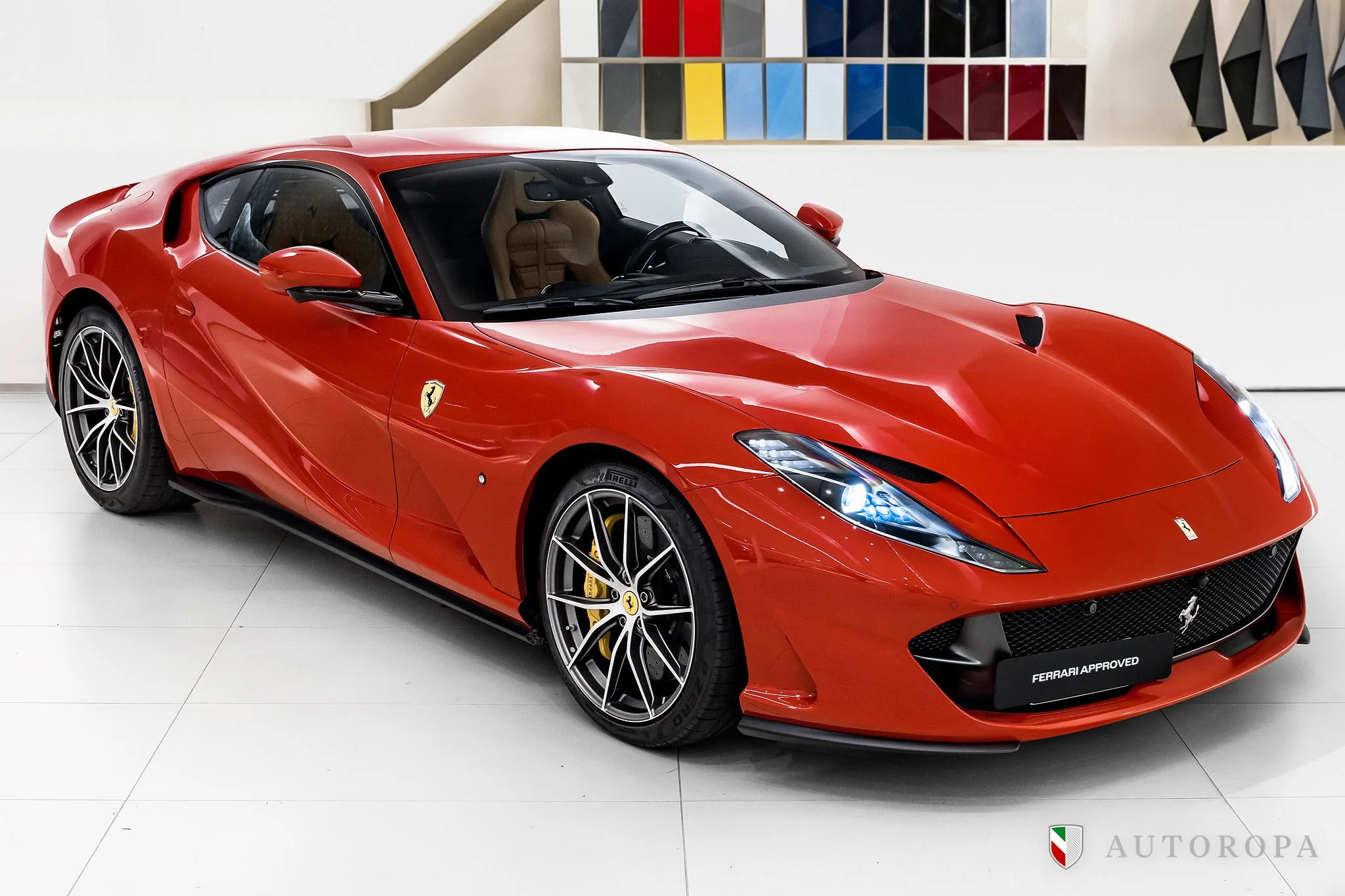 2020 Ferrari 812 Superfast angeboten von Autoropa in Stockholm, Schweden, Hauptfoto