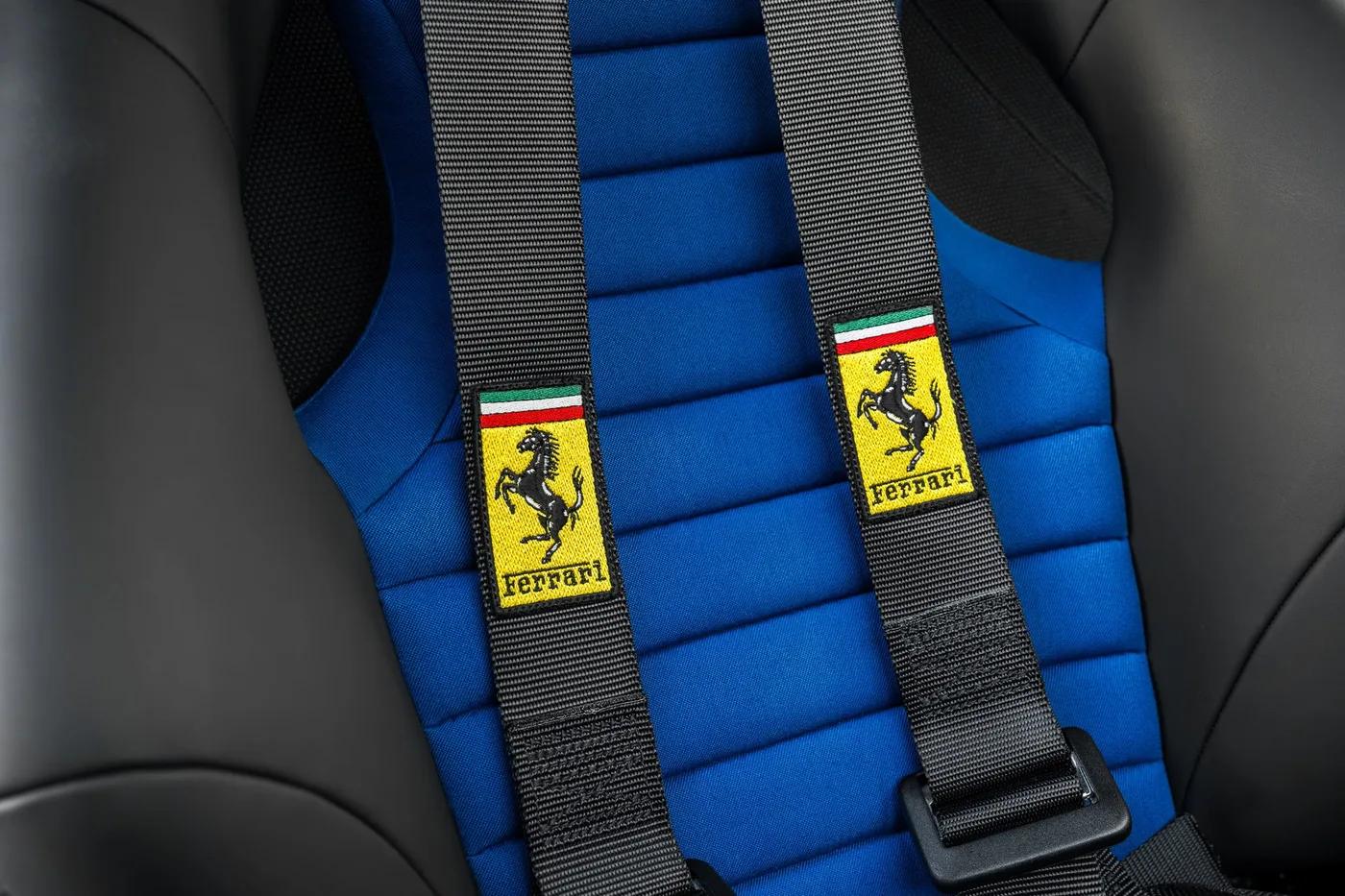 2020 Ferrari 812 Superfast offered by a supercar dealer in Woerden, Netherlands, photo 13 of 25
