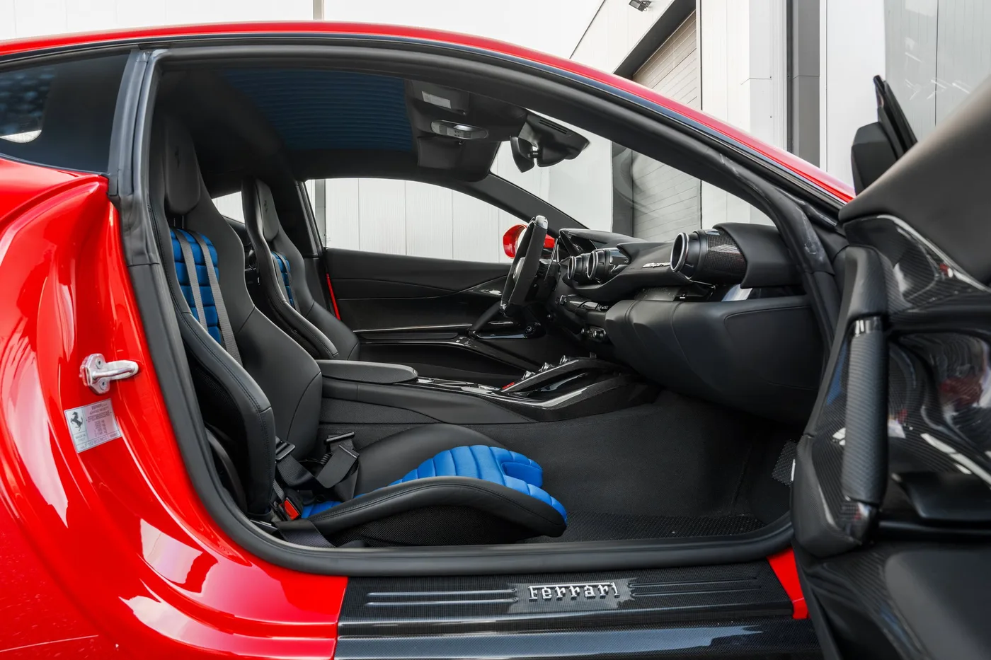 2020 Ferrari 812 Superfast offered by a supercar dealer in Woerden, Netherlands, photo 22 of 25
