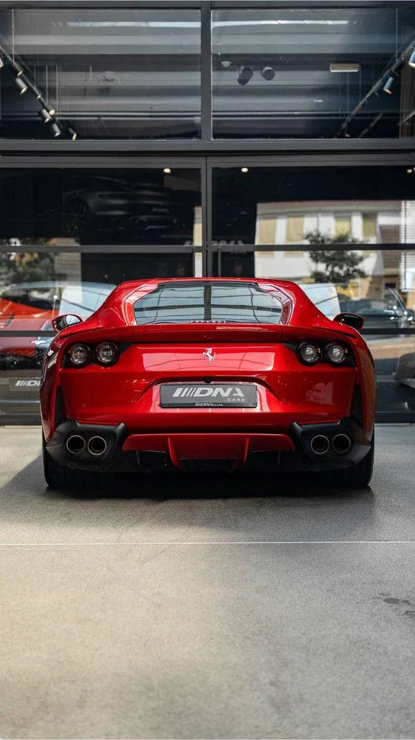 2020 Ferrari 812 Superfast, 25/30