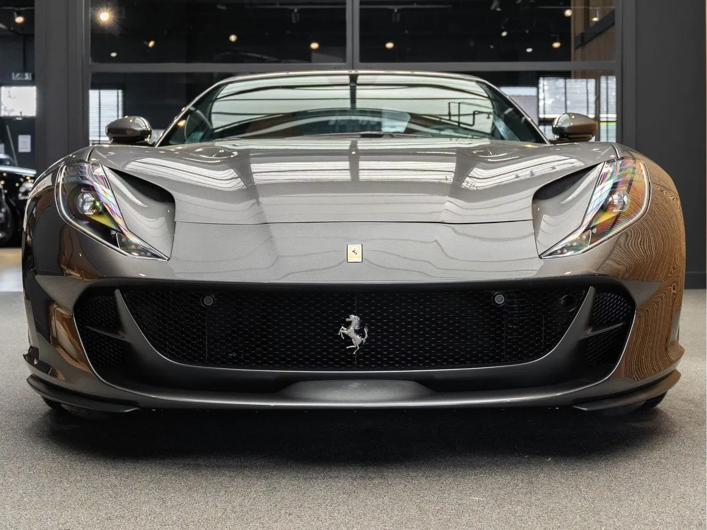 2020 Ferrari 812 Superfast, 2/30