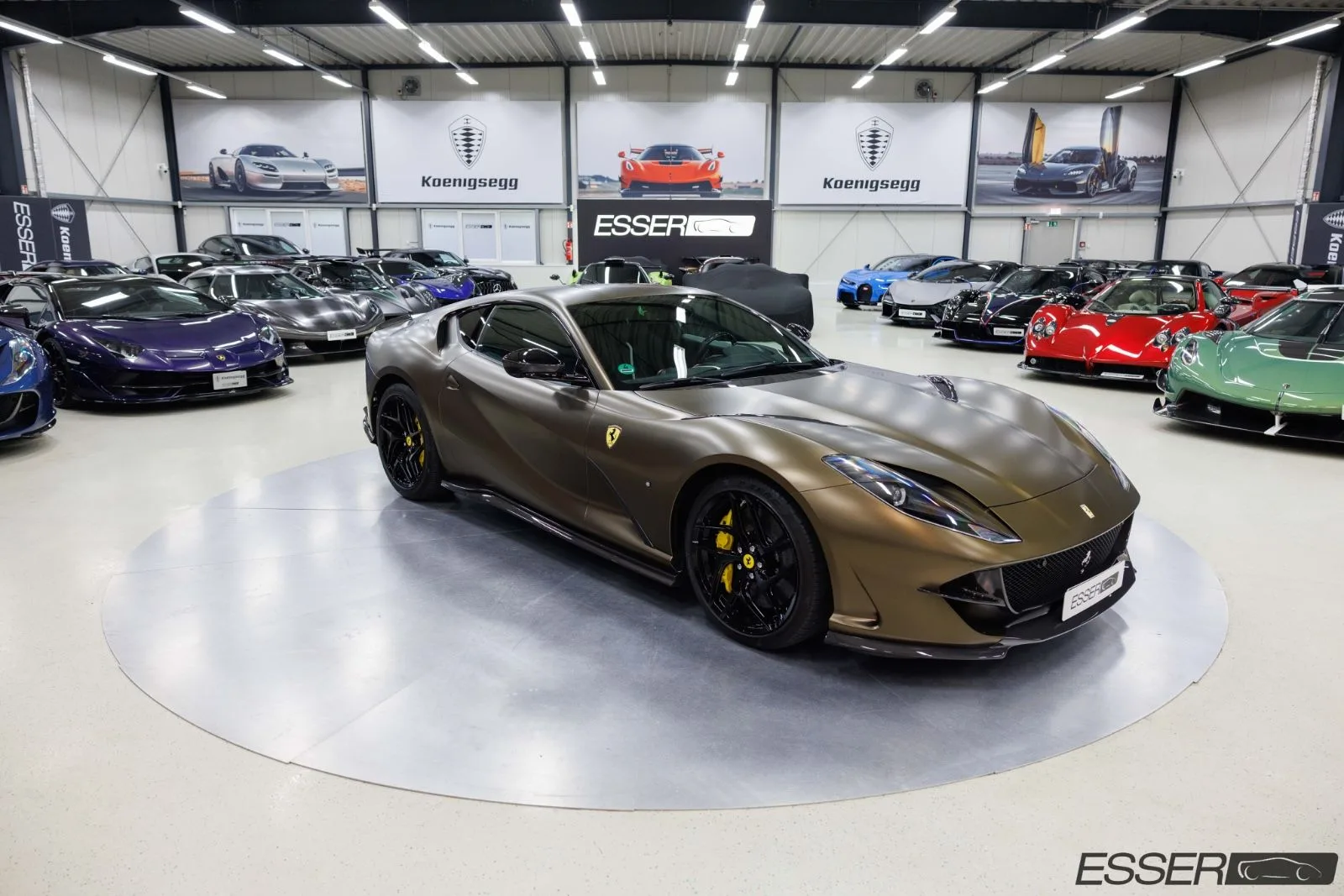 2020 Ferrari 812 Superfast angeboten von einem Supersportwagenhändler in Alsdorf / Aachen, Deutschland, Hauptfoto