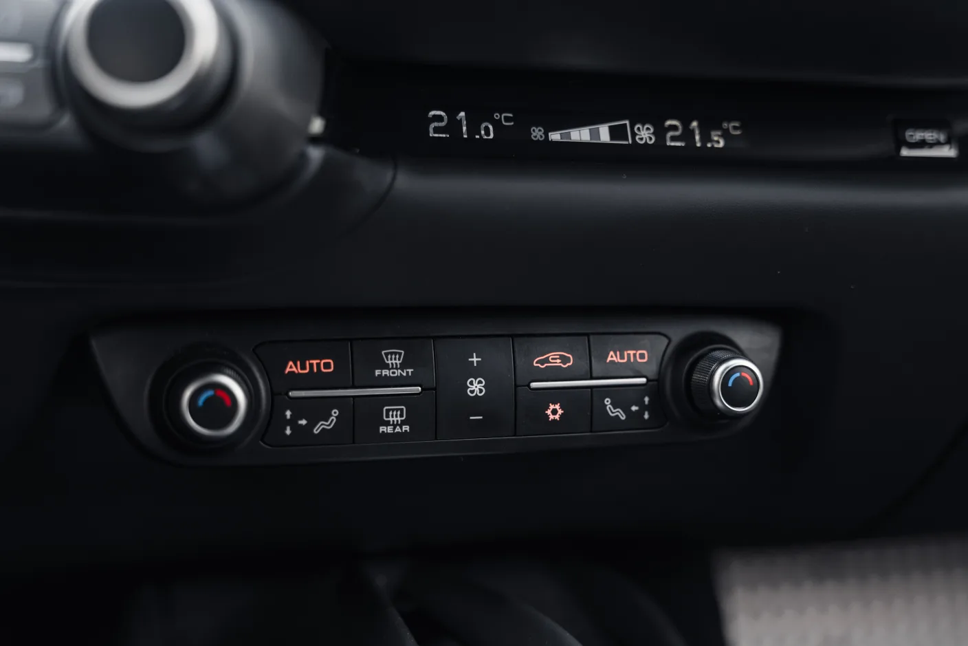 2020 Ferrari 812 Superfast, 19/30