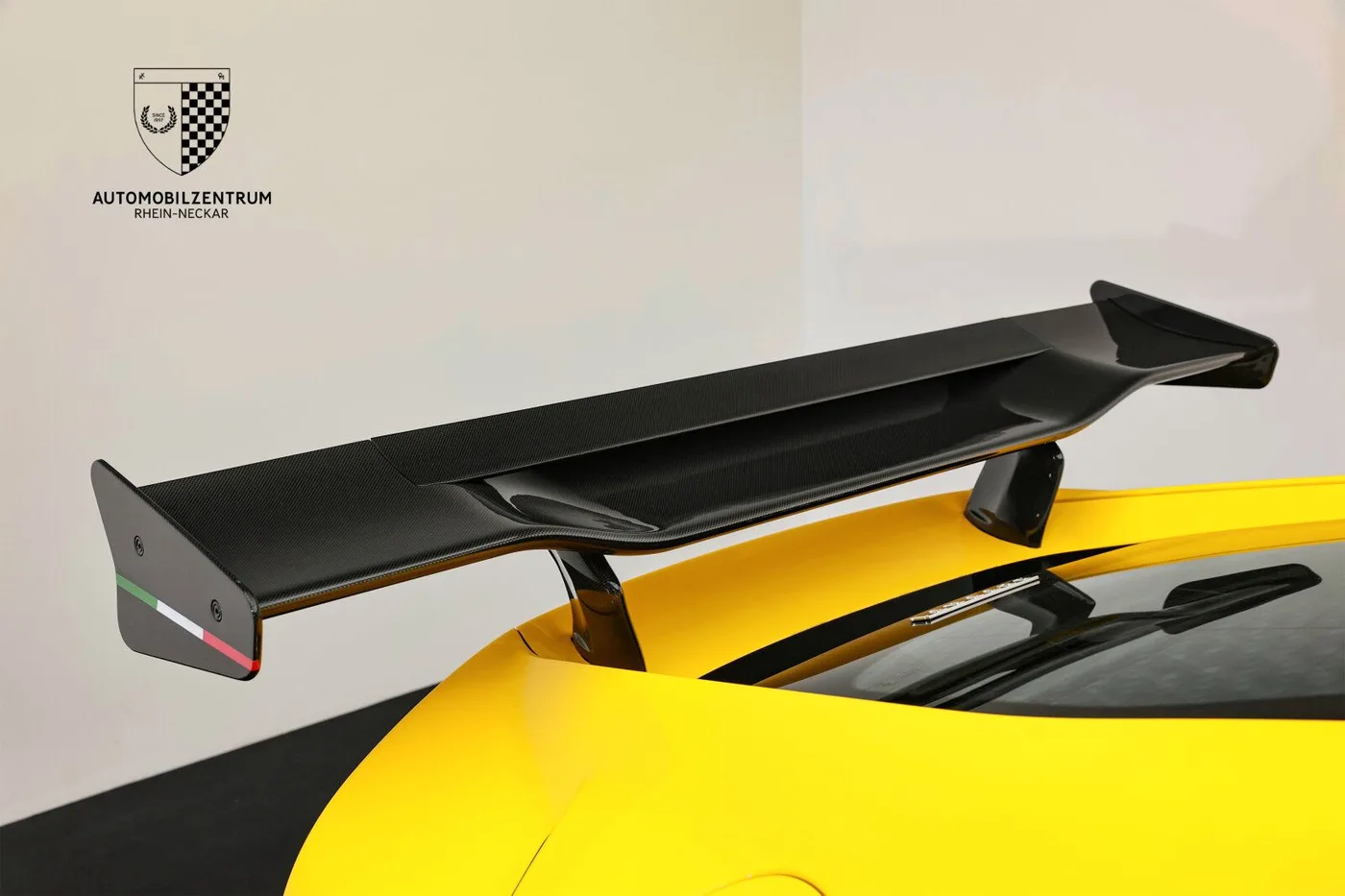 2020 Ferrari 812 Superfast angeboten von einem Supersportwagenhändler in Viernheim, Deutschland, Foto 11 von 25