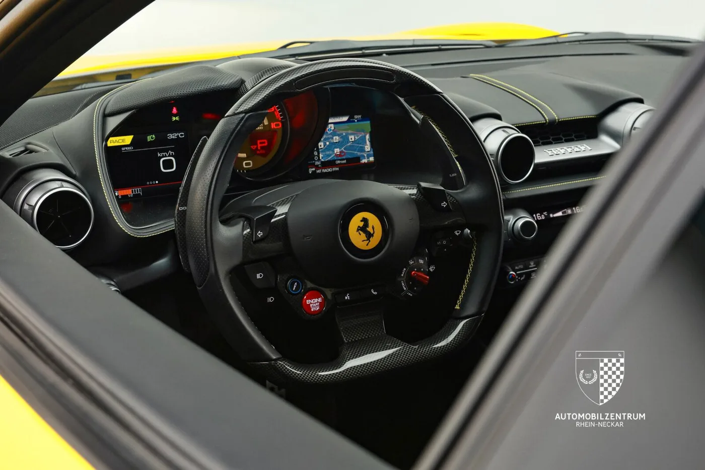 2020 Ferrari 812 Superfast angeboten von einem Supersportwagenhändler in Viernheim, Deutschland, Foto 16 von 25