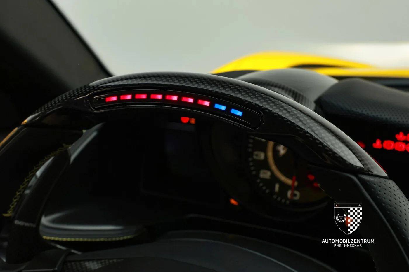 2020 Ferrari 812 Superfast angeboten von einem Supersportwagenhändler in Viernheim, Deutschland, Foto 17 von 25