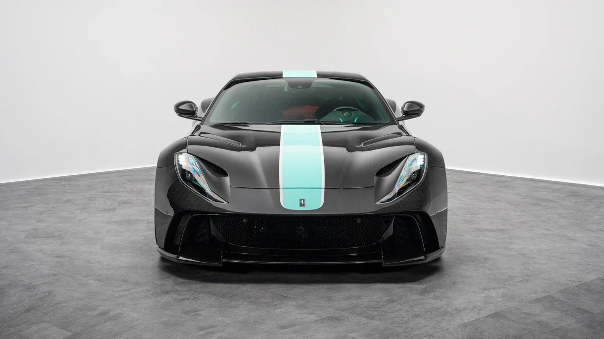 2020 Ferrari 812 Superfast offered by a specialist dealer in Dubai, United Arab Emirates, photo 4 of 25