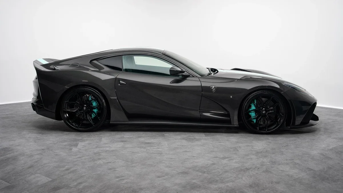 2020 Ferrari 812 Superfast offered by a specialist dealer in Dubai, United Arab Emirates, photo 5 of 25