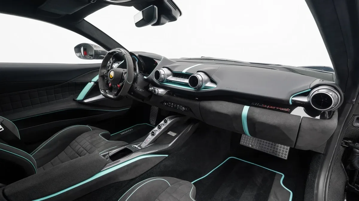 2020 Ferrari 812 Superfast offered by a specialist dealer in Dubai, United Arab Emirates, photo 19 of 25