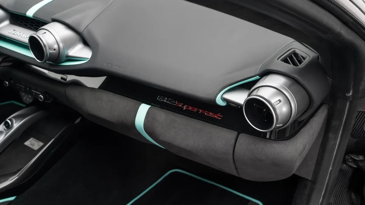 2020 Ferrari 812 Superfast offered by a specialist dealer in Dubai, United Arab Emirates, photo 20 of 25