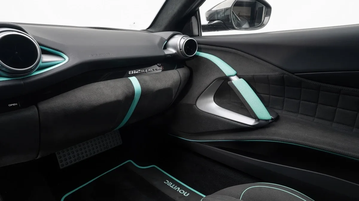 2020 Ferrari 812 Superfast offered by a specialist dealer in Dubai, United Arab Emirates, photo 21 of 25