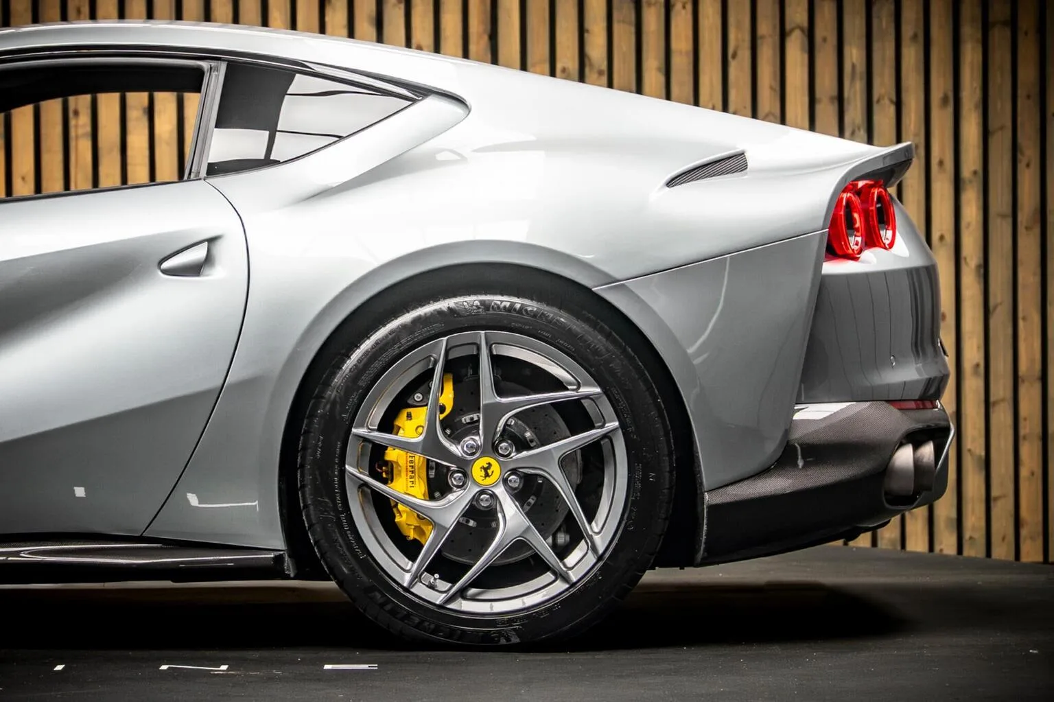 2020 Ferrari 812 Superfast, 16/30
