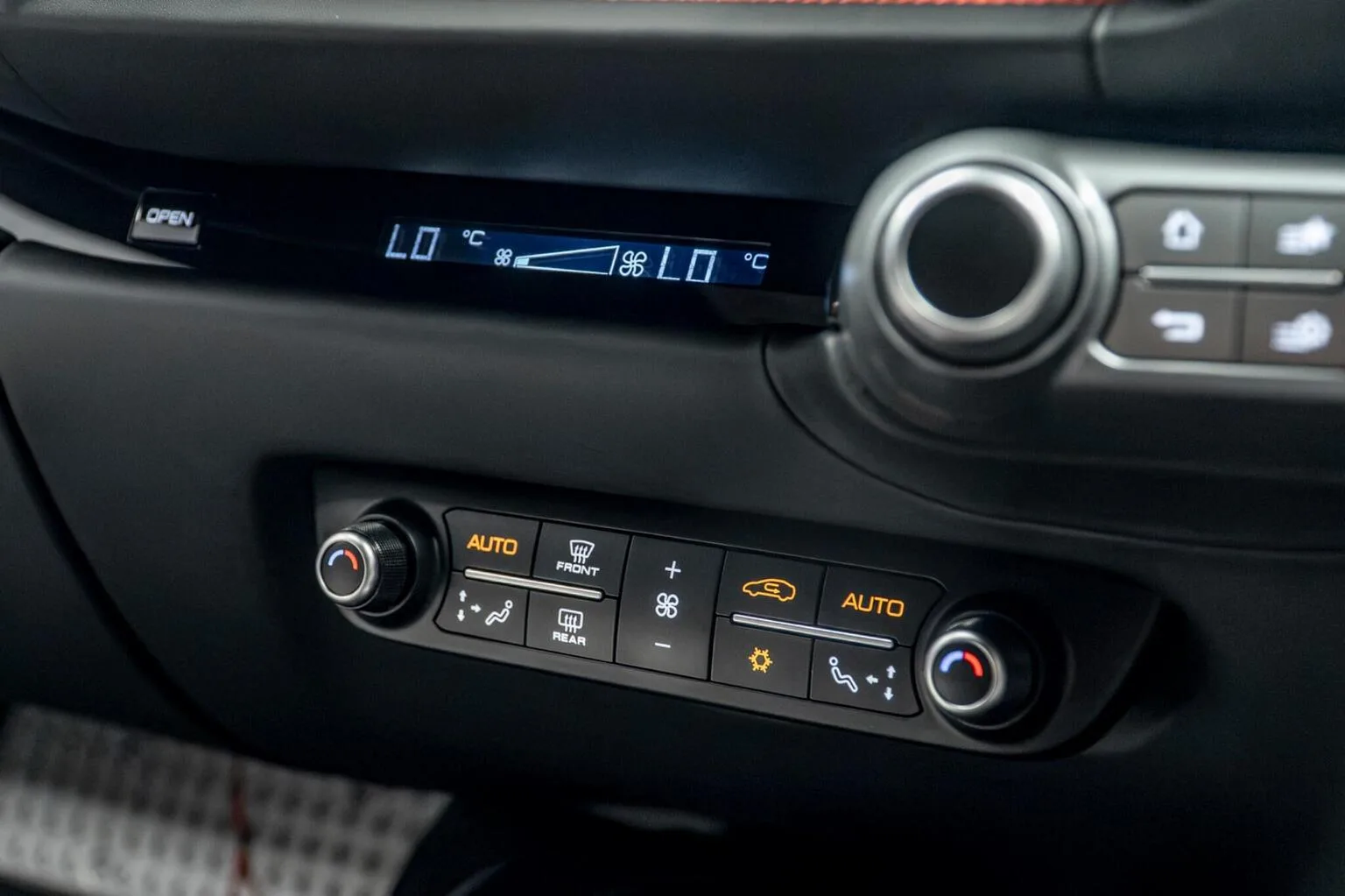 2020 Ferrari 812 Superfast, 28/30