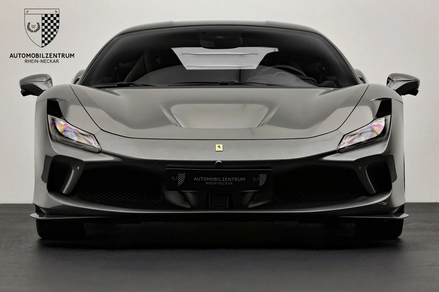 2020 Ferrari F8 Tributo proposée par un spécialiste de la supercar à Viernheim, Allemagne, photo 2 sur 25
