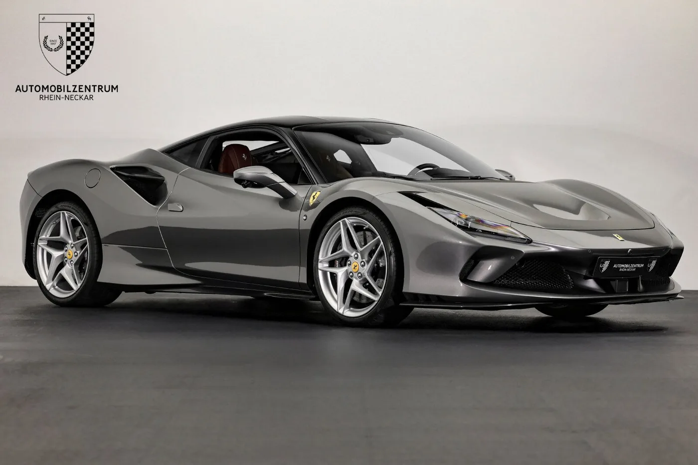 2020 Ferrari F8 Tributo proposée par un spécialiste de la supercar à Viernheim, Allemagne, photo 3 sur 25