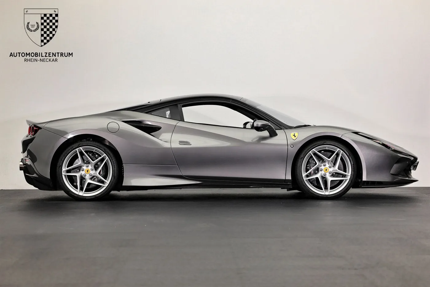 2020 Ferrari F8 Tributo proposée par un spécialiste de la supercar à Viernheim, Allemagne, photo 4 sur 25