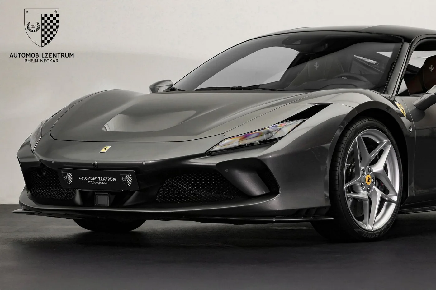 2020 Ferrari F8 Tributo proposée par un spécialiste de la supercar à Viernheim, Allemagne, photo 9 sur 25