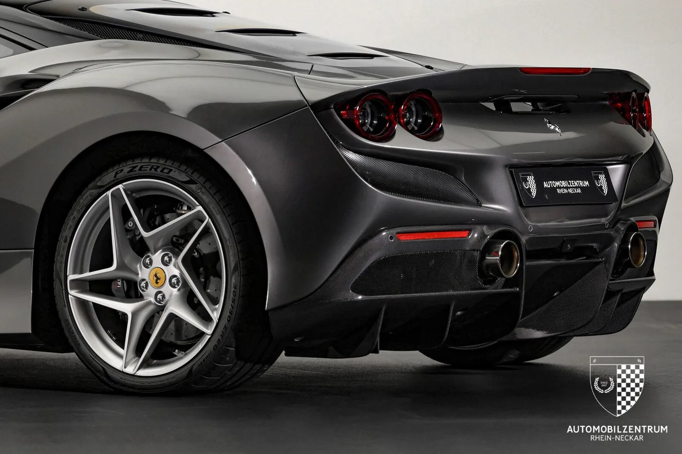 2020 Ferrari F8 Tributo proposée par un spécialiste de la supercar à Viernheim, Allemagne, photo 17 sur 25