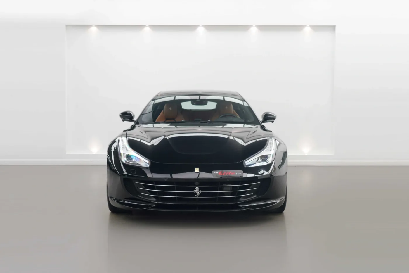 2020 Ferrari GTC4Lusso T offered by a specialist dealer in Dubai, United Arab Emirates, photo 6 of 10