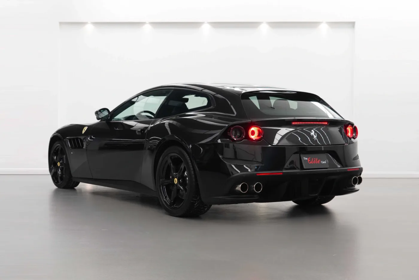 2020 Ferrari GTC4Lusso T angeboten von einem Fachhändler in Dubai, Vereinigte Arabische Emirate, Foto 5 von 10