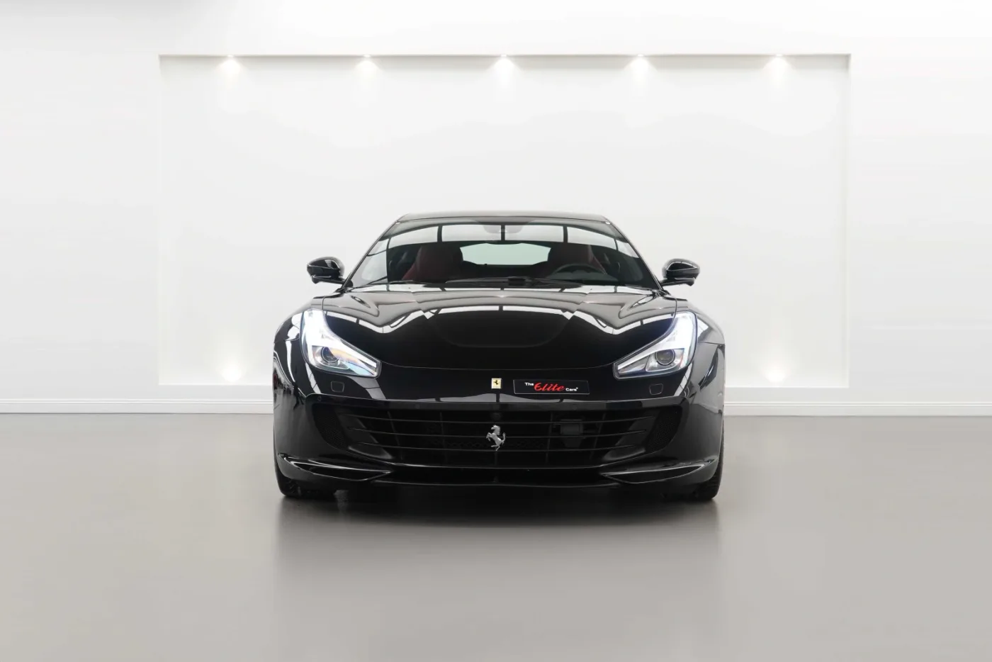 2020 Ferrari GTC4Lusso T angeboten von einem Fachhändler in Dubai, Vereinigte Arabische Emirate, Foto 6 von 10