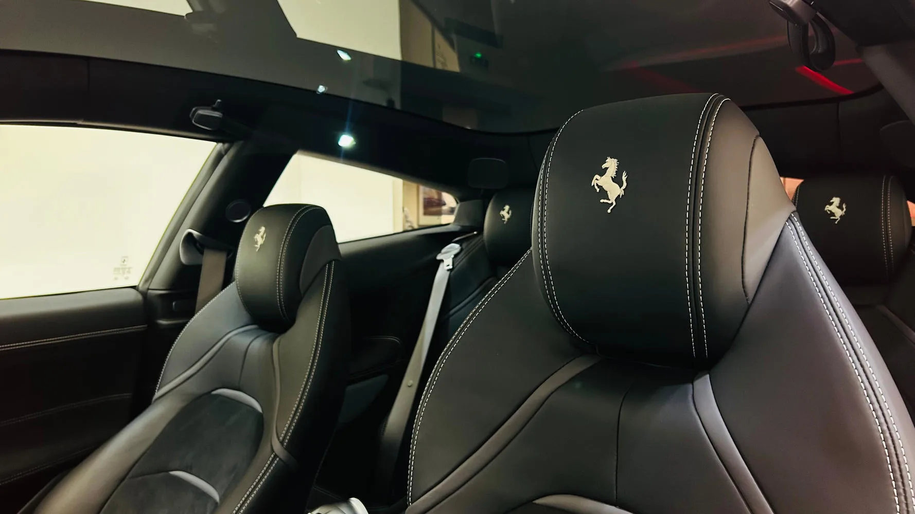 2020 Ferrari GTC4Lusso, 29/30