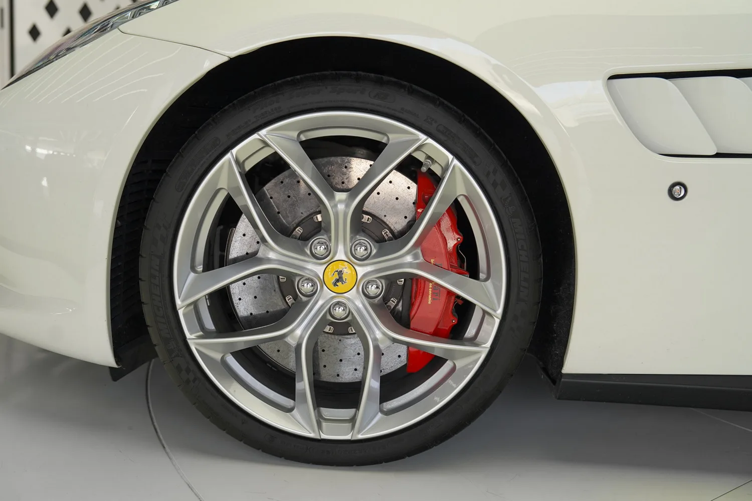 2020 Ferrari GTC4Lusso T, 6/15