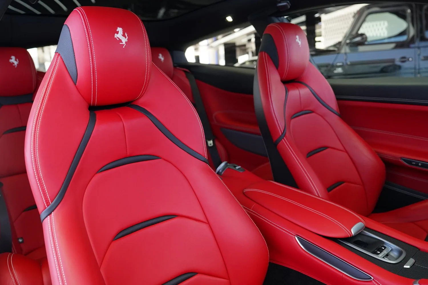 2020 Ferrari GTC4Lusso T, 14/15