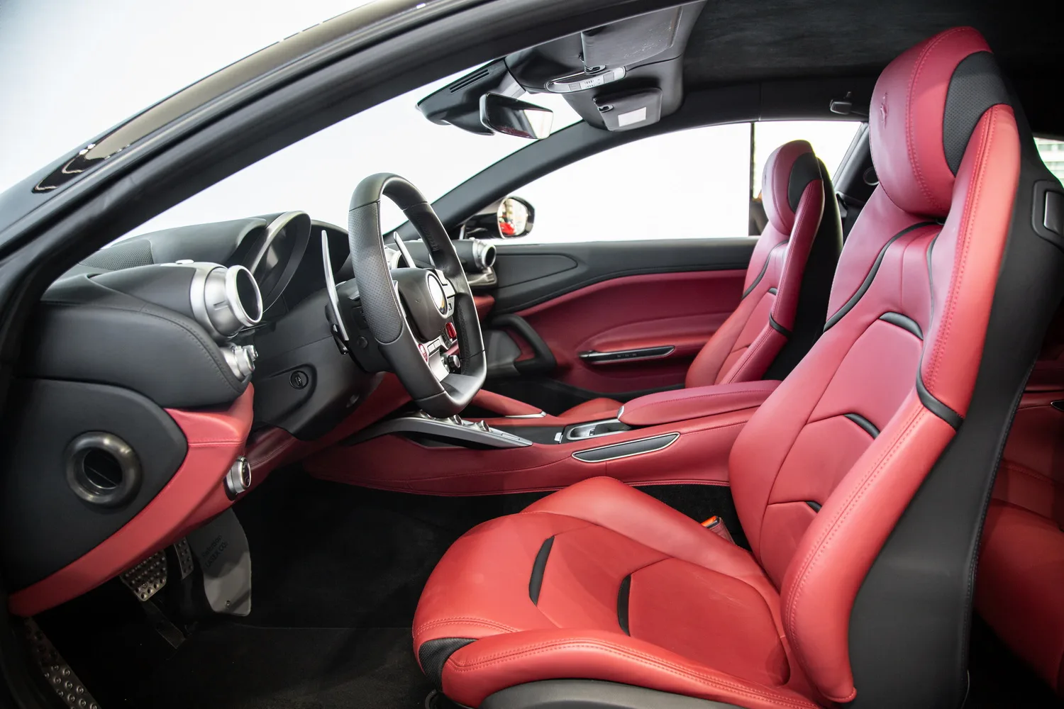 2020 Ferrari GTC4Lusso T, 8/15