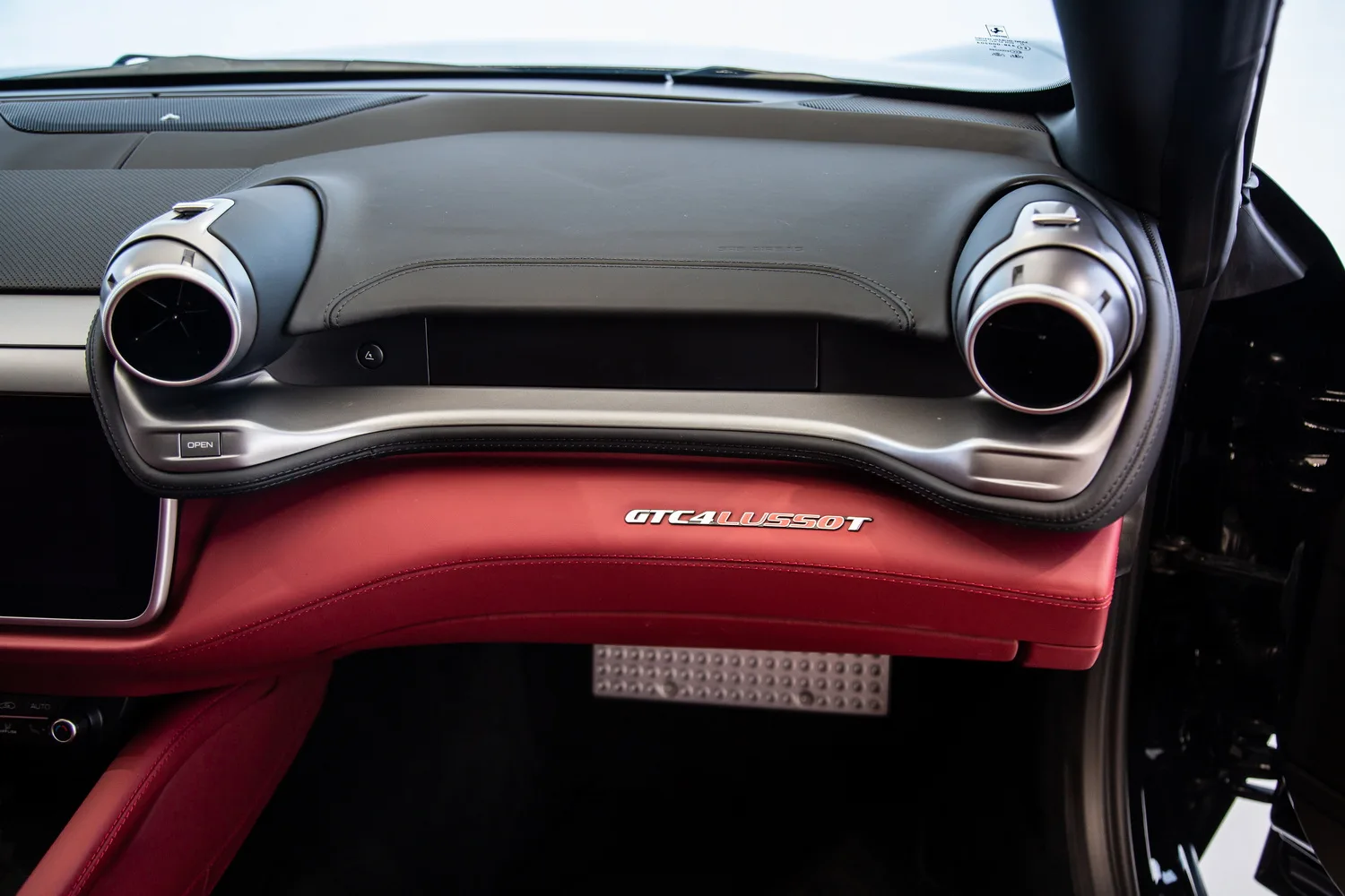 2020 Ferrari GTC4Lusso T, 11/15