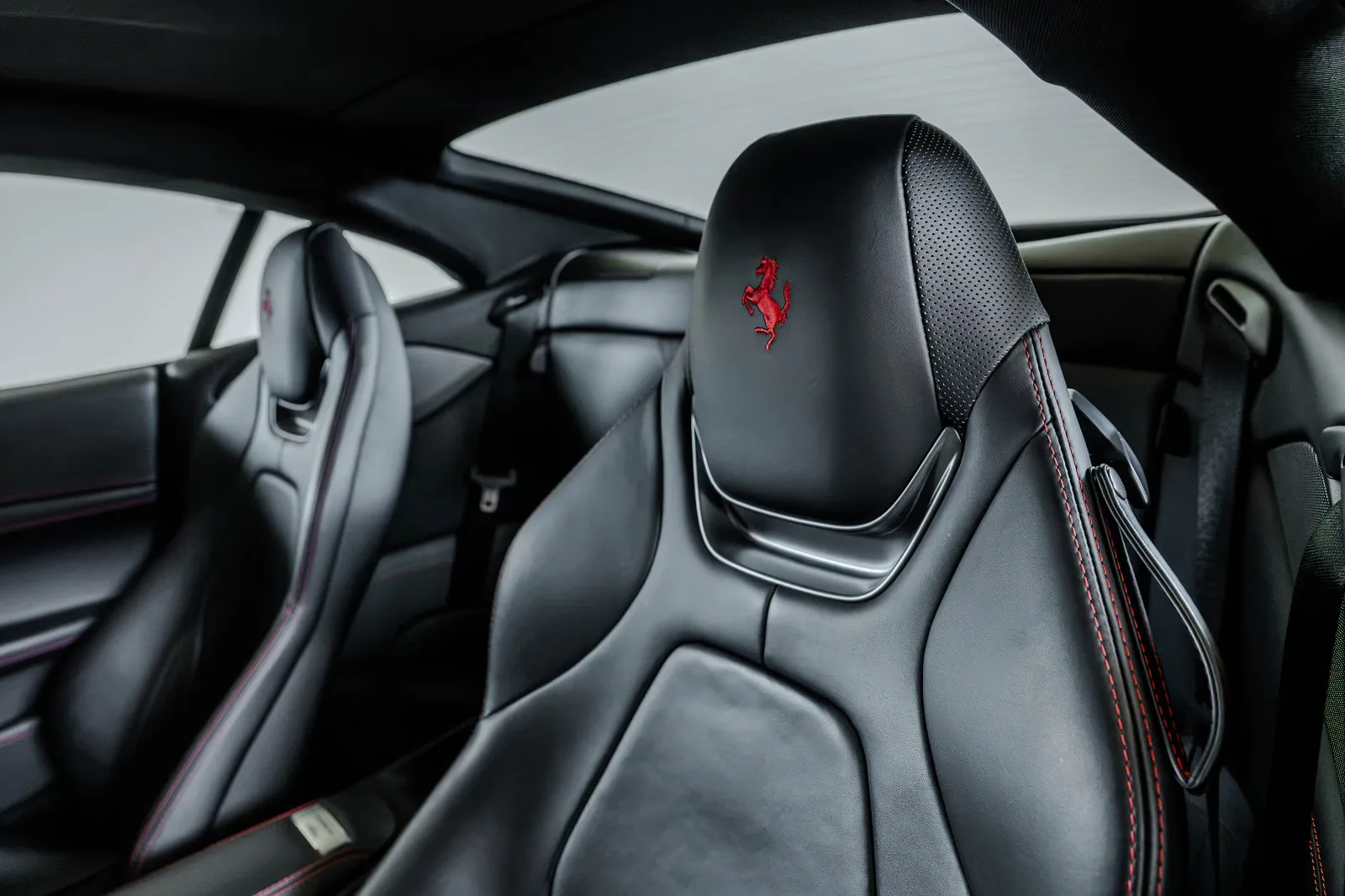 2020 Ferrari Portofino, 28/30