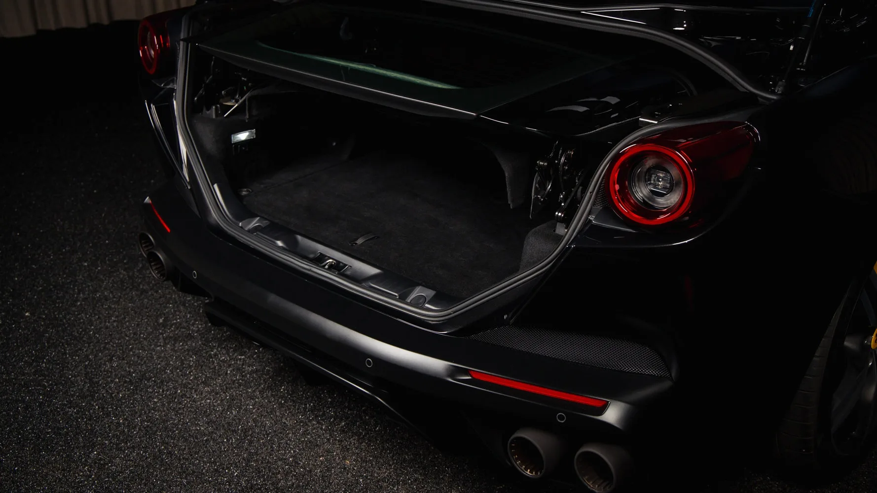 2020 Ferrari Portofino, 28/30